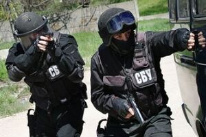 Задержанные полковник и майор СБУ вымогали деньги у предпринимателя