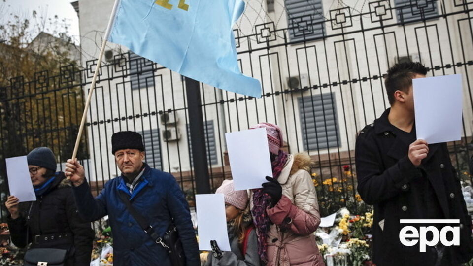 Митинг против нарушений прав на свободу слова в Крыму под посольством РФ в Киеве