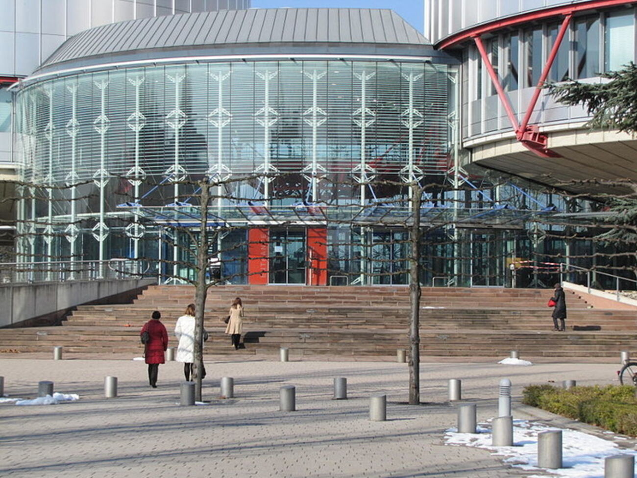 Украина&nbsp;&mdash; один из лидеров по количеству исков в ЕСПЧ, но большая их часть снимается судом с рассмотрения