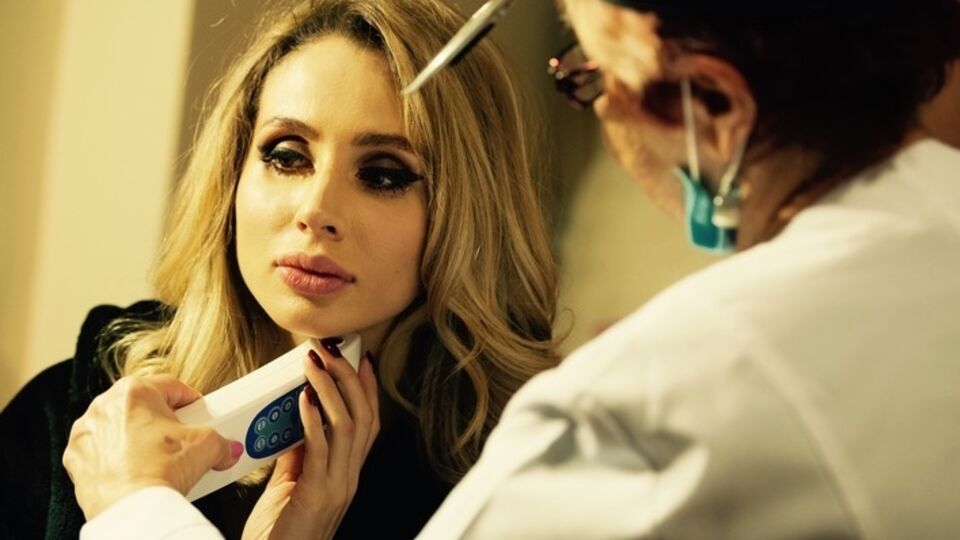 Певица взяла выходной, чтобы восстановить здоровье