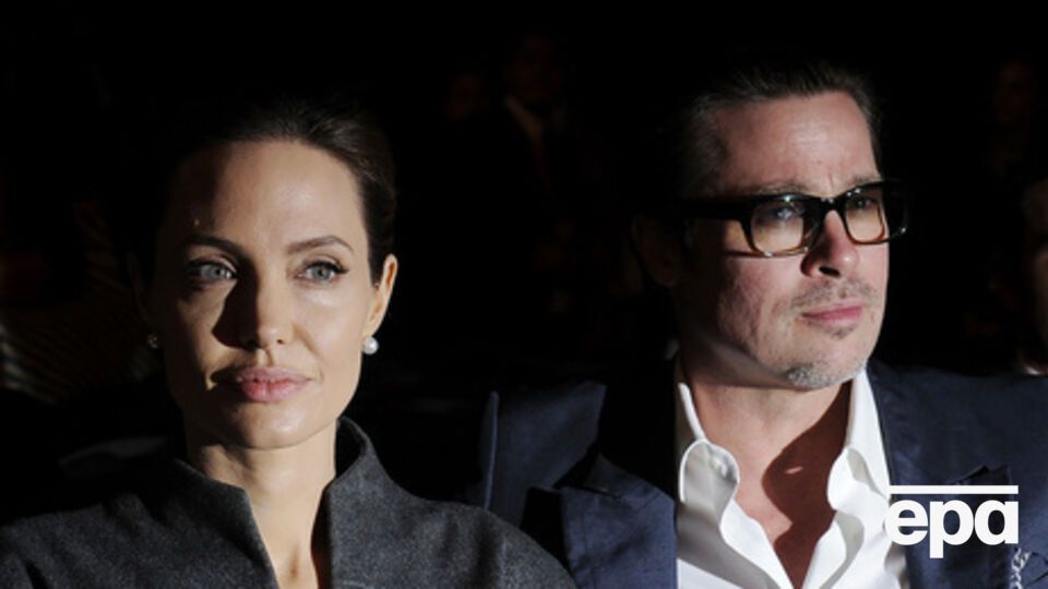 Джоли было сложно имитировать секс с Питтом