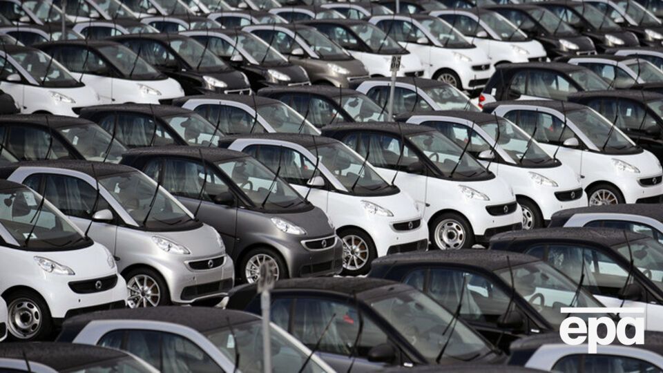 Октябрь стал лучшим месяцем по продажам авто в 2015 году