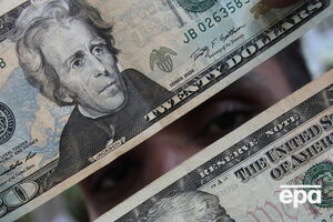 Нацбанк опустил гривну к доллару и евро