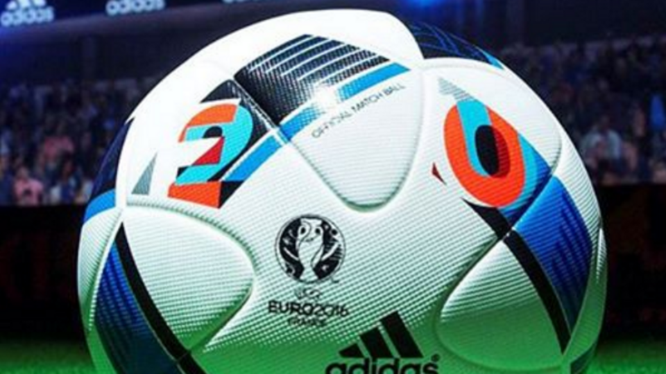 Зидан представил официальный мяч группового этапа Евро-2016