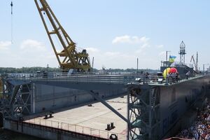 Херсонские судостроители получили крупный заказ на плавучий док