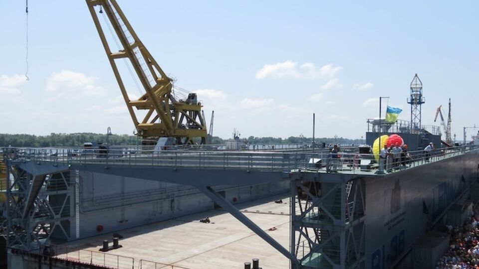 Херсонские судостроители получили крупный заказ на плавучий док