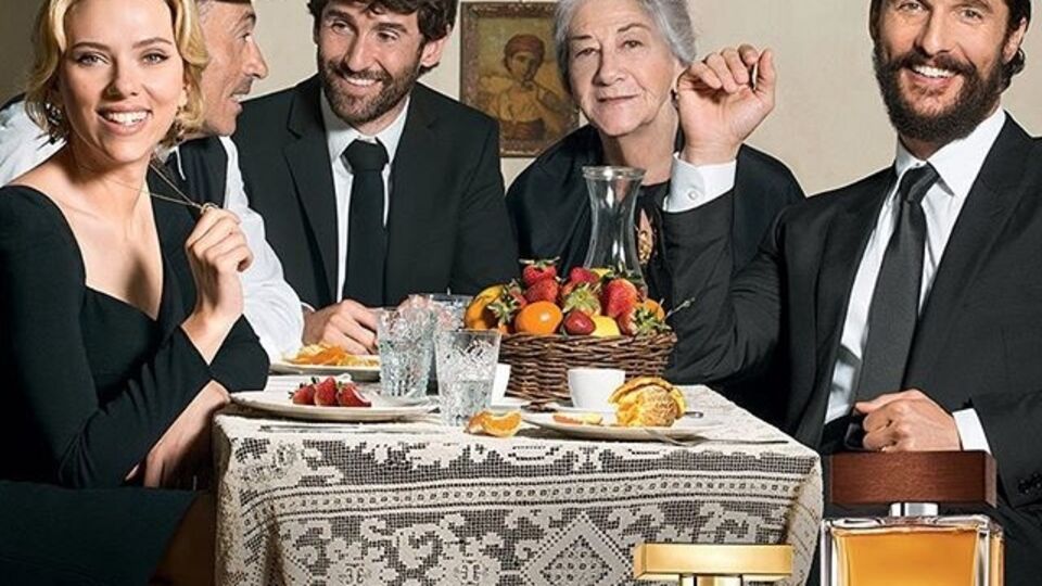 Йоханссон и Макконахи одновременно представили женский и мужской аромат The One