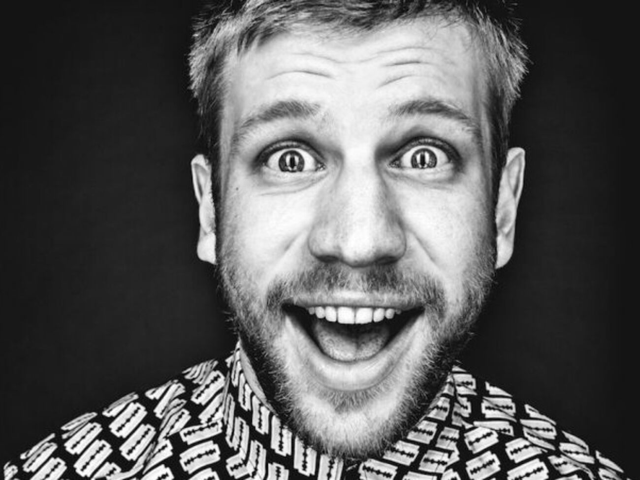 Основную часть трейлера нового клипа Дорна занимает поцелуй пары на поляне