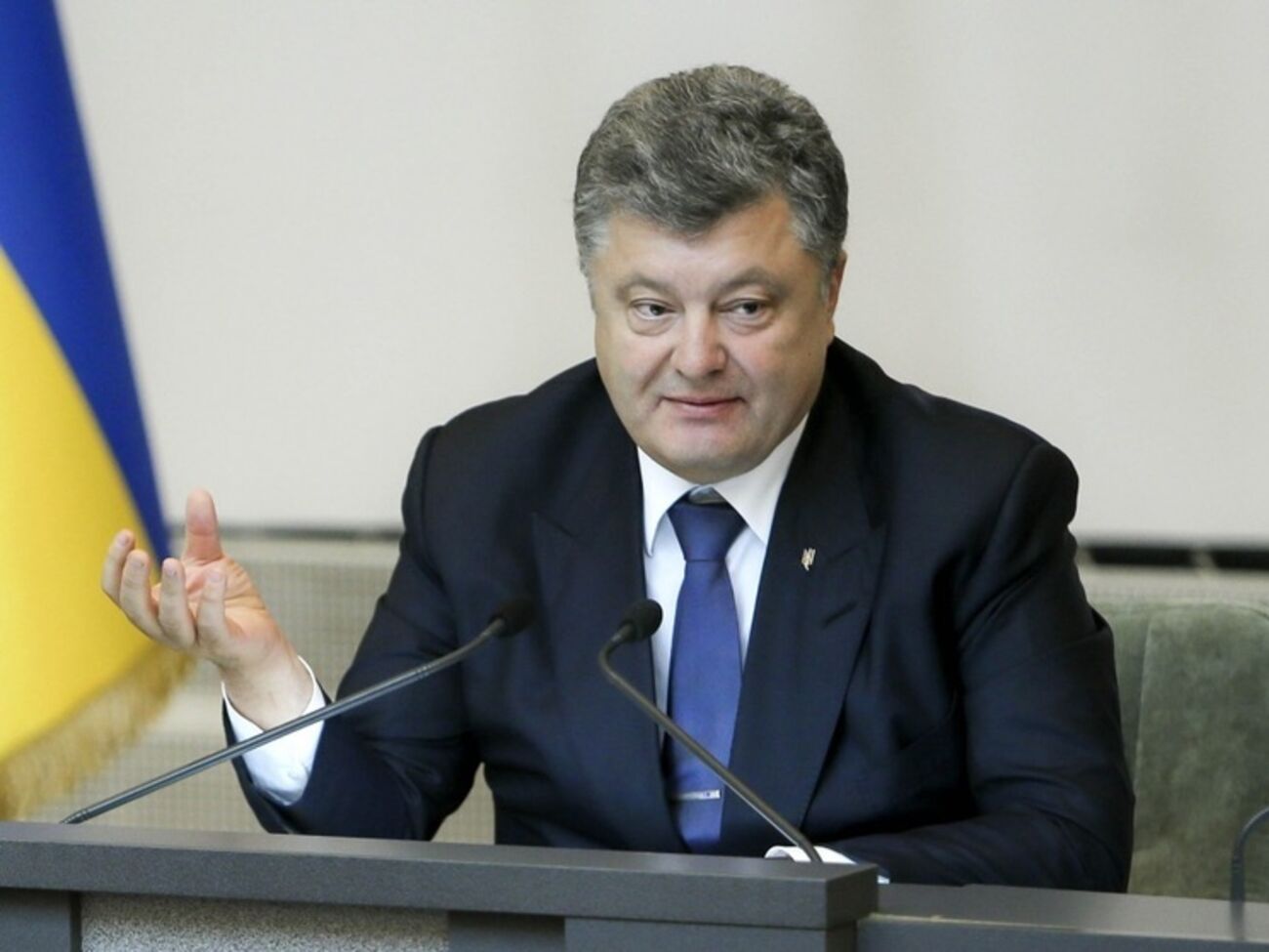 Россия прибегла к торговой войне против Украины, заявил Порошенко