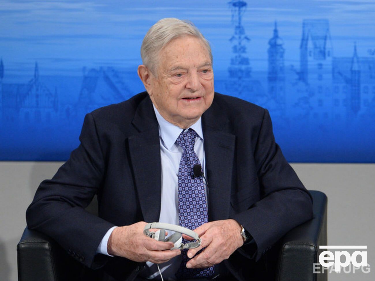 Изменения в коалиции могут подорвать украинское правительство, заявил Сорос