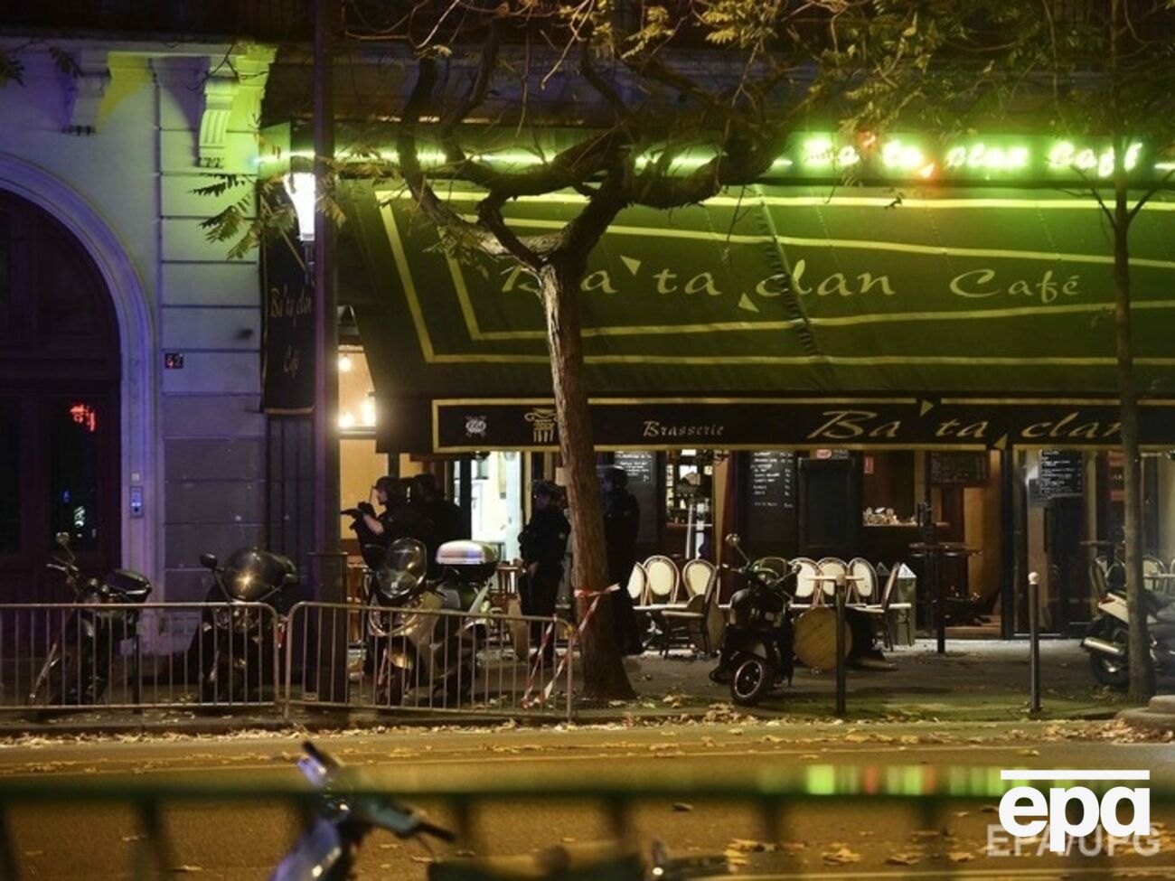 Район театра Bataclan оцеплен полицией и военными