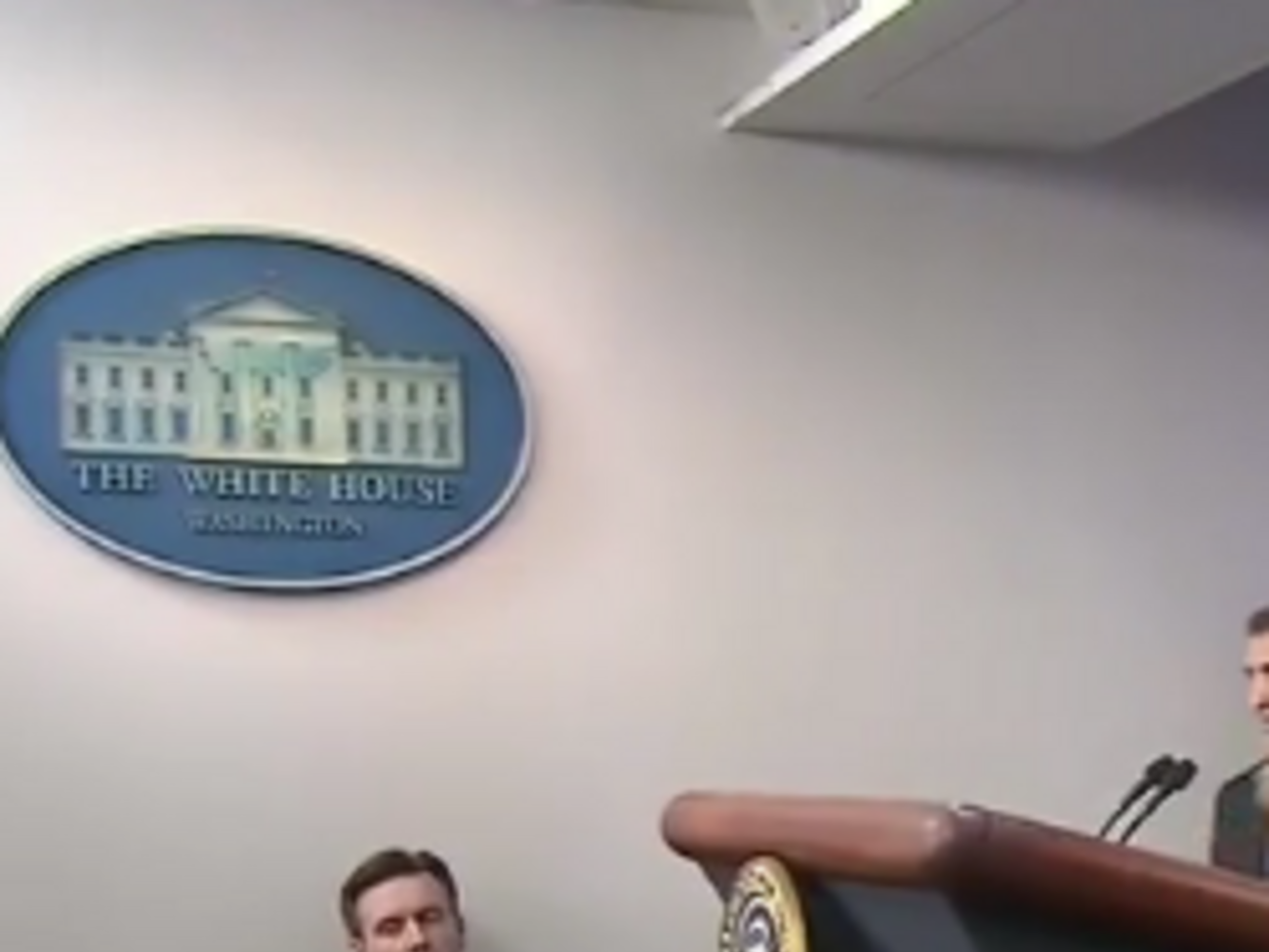 Обама выступил с заявлением о теракте в Париже