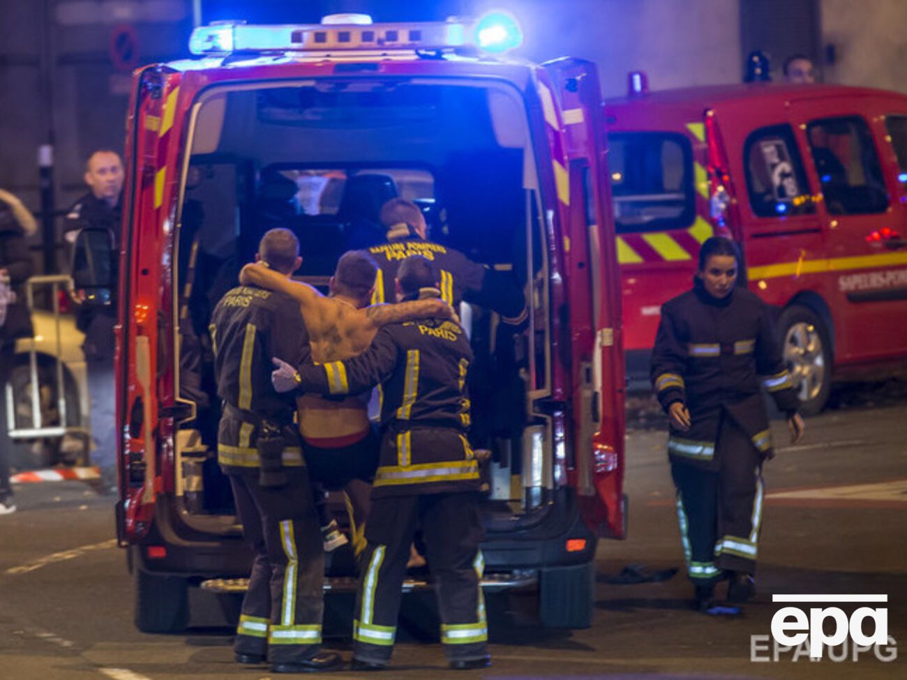 Французские полицейские при штурме концертного зала в Париже застрелили четверых подозреваемых