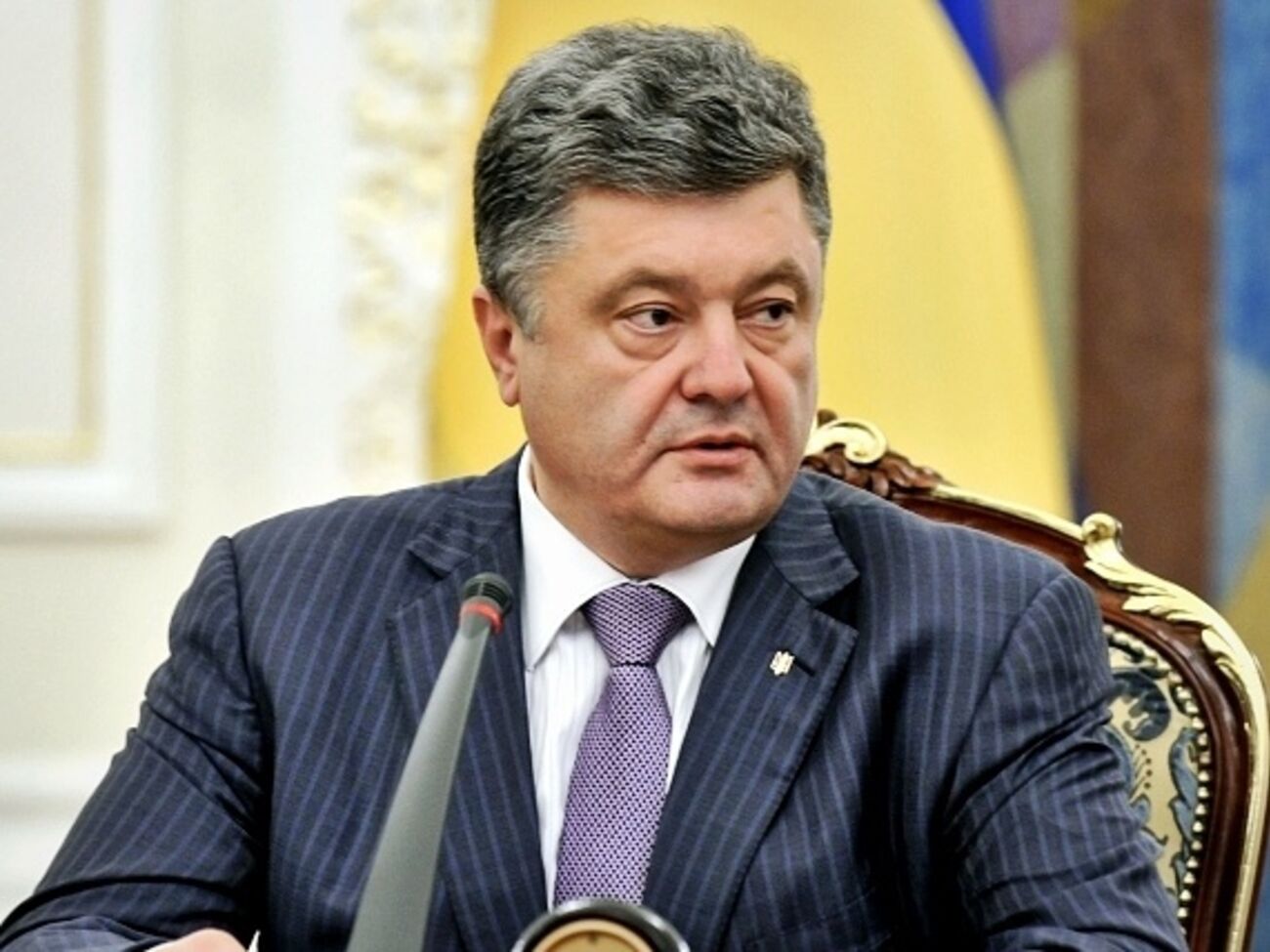 Порошенко заявил, что Украина поддерживает Францию в борьбе с международным терроризмом