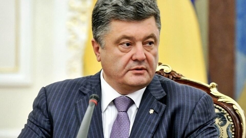 Порошенко заявил, что Украина поддерживает Францию в борьбе с международным терроризмом