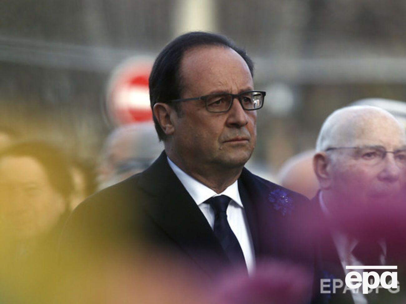 Олланд сообщил о 128 погибших в результате терактов в Париже