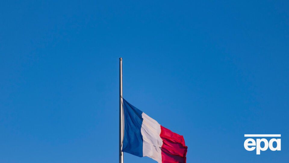 ИГИЛ: Они гордятся тем, что с самолетов наносят удары по мусульманам на земле Халифата. Но самолеты не помогли им на улицах Парижа и его гнилых аллеях