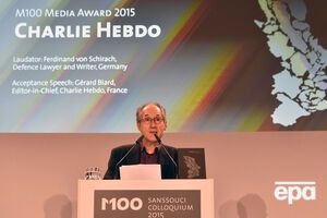 Charlie Hebdo заявили, что разделяют боль жертв теракта