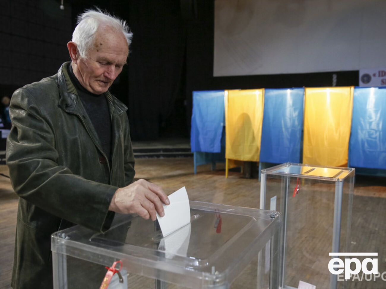 Голосование на одном из участков в Киеве началось с задержкой более чем на час