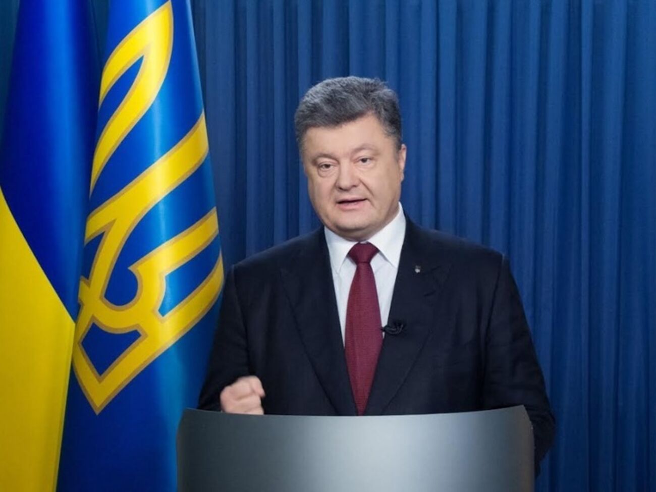 Порошенко заявил, что украинские военные получили приказ открывать ответный огонь