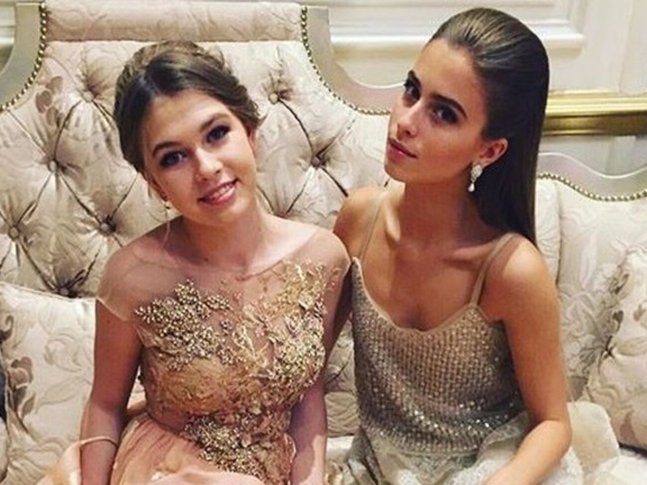 Девушки в жизни являются подругами