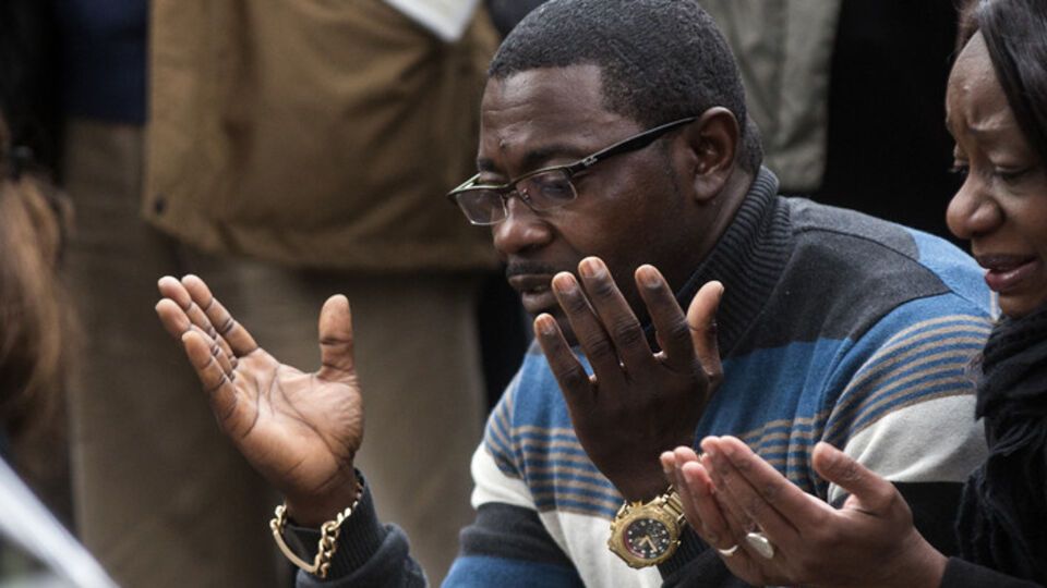 В полдень в Европе прошла минута молчания в память жертв терактов 13 ноября. Фоторепортаж