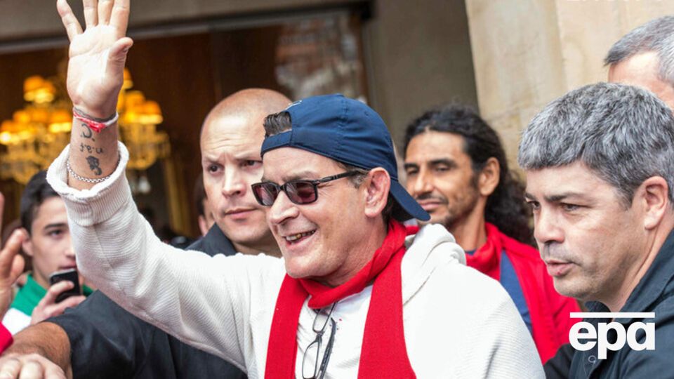 Чарли Шин заявит, что он ВИЧ-инфицирован