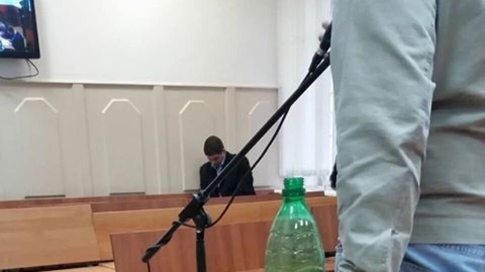 Следователь СК Дмитрий Маньшин, которого адвокаты Савченко обвиняют в фальсификации ее дела, тайно присутствует в суде