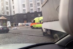 "Тарифный Майдан" разбирают и увозят на грузовиках