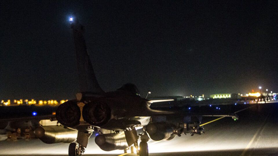 Ночью с 16 на 17 ноября Франция снова бомбила Ракку, считающуюся главным оплотом ИГИЛ в Сирии