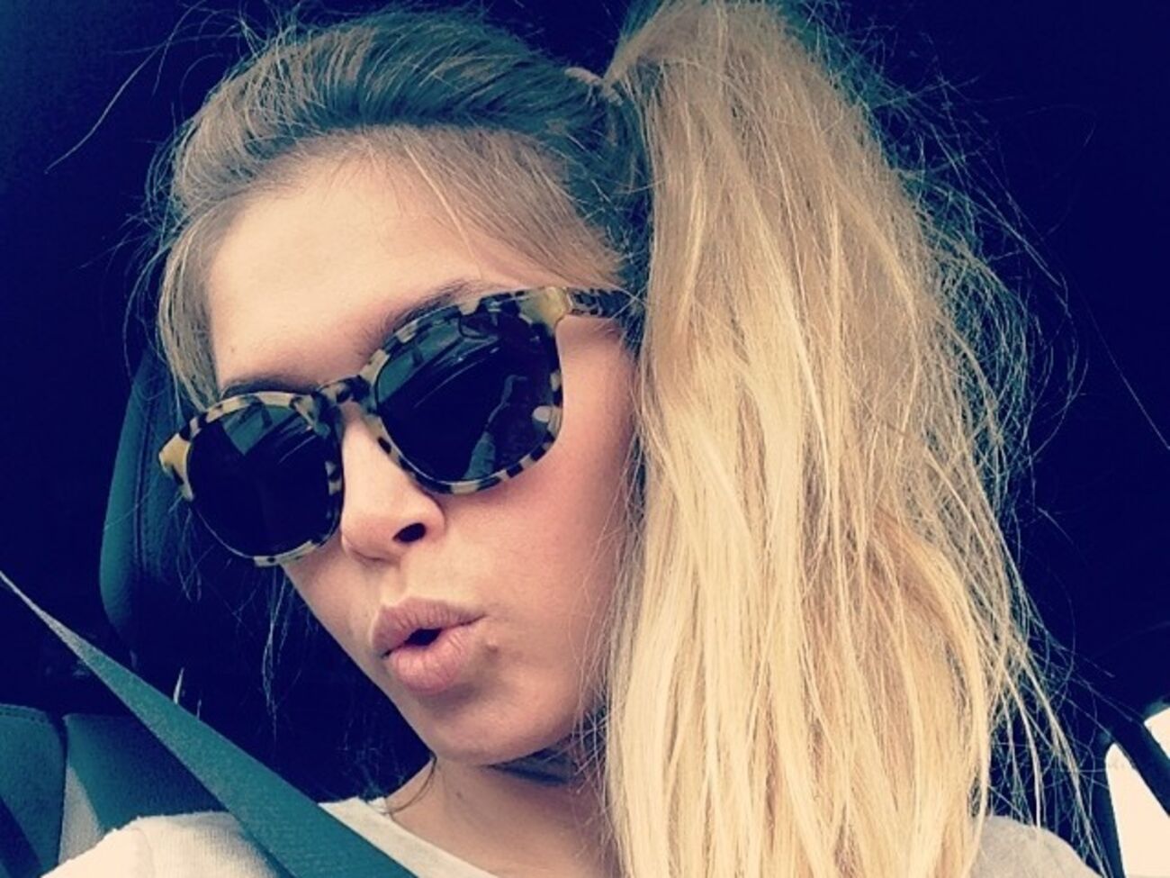 Брежнева показала фото в свадебном платье из полупрозрачной ткани