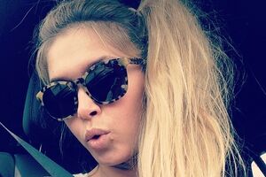 Брежнева показала фото в свадебном платье из полупрозрачной ткани