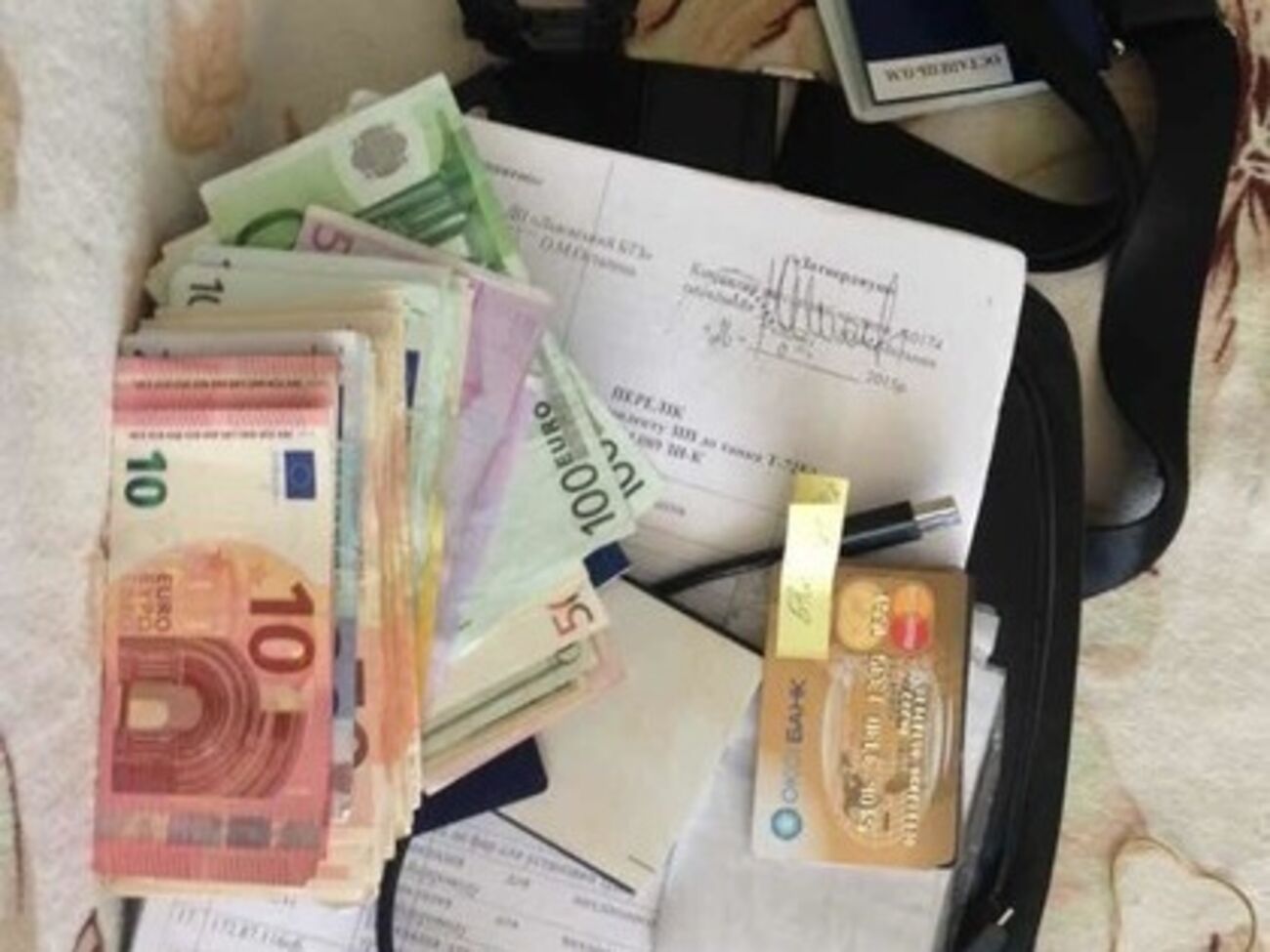 Экс-директор госпредприятия подозревается в хищении средств, предназначавшихся для ремонта техники в зоне АТО