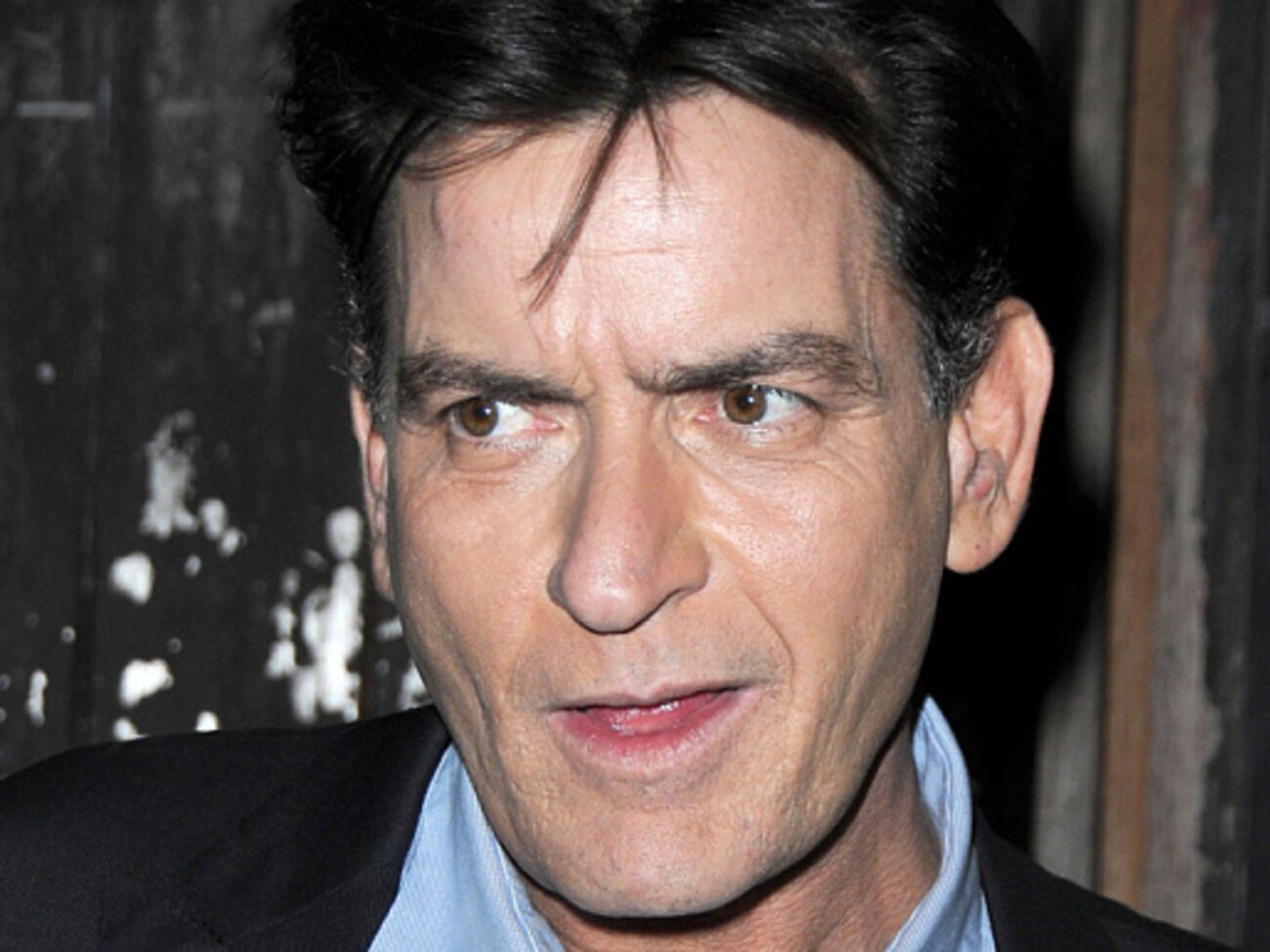 Шин: Я был подавлен, потому после того, как узнал диагноз, продолжал приводить проституток