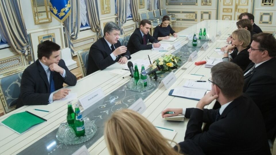 Вальстрем и Линкявичюс заверили Порошенко, что Европа не забыла об Украине