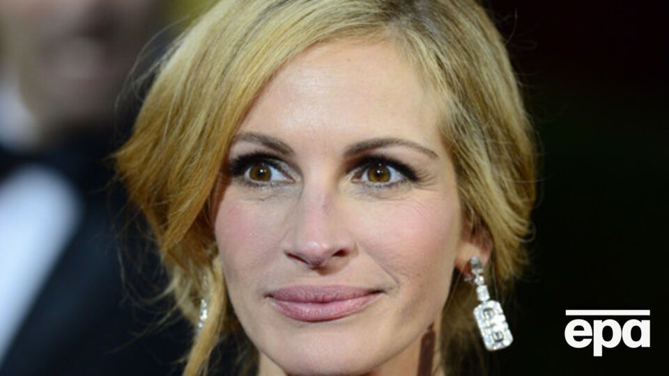 Прежде чем стать кинозвездой номер один, Робертс продавала гамбургеры. Впрочем, и в этой профессии достигла высот, справляясь с заказом за одну минуту