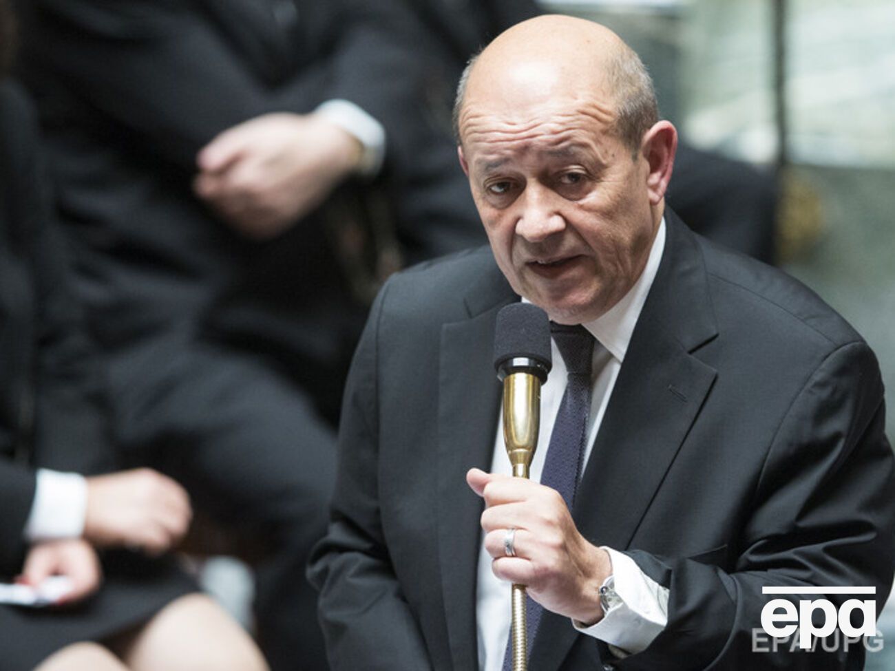 Министр обороны Франции Жан-Ив Ле Дриан: Французские ВВС нанесли очередной удар по столице террористов ИГИЛ Ракке