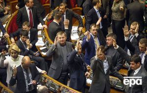 За законы из "диктаторского пакета" голосовали поднятием рук