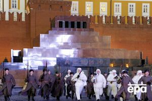 В Мавзолей к Ленину хотел попасть голый мужчина