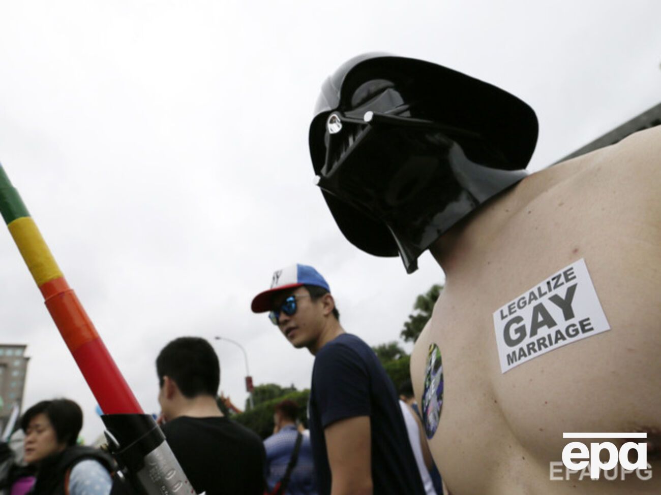 Российские СМИ утверждают, что чиновников РФ подставляют, заявляя об их нетрадиционной сексуальной ориентации