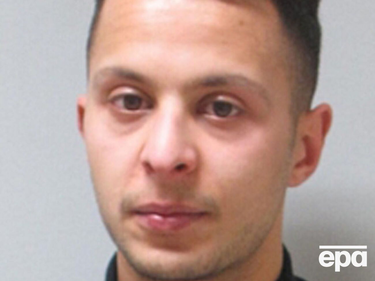 К&nbsp;поиску подозреваемого привлечен вертолет, а к зданию почты стянули около сотни полицейских