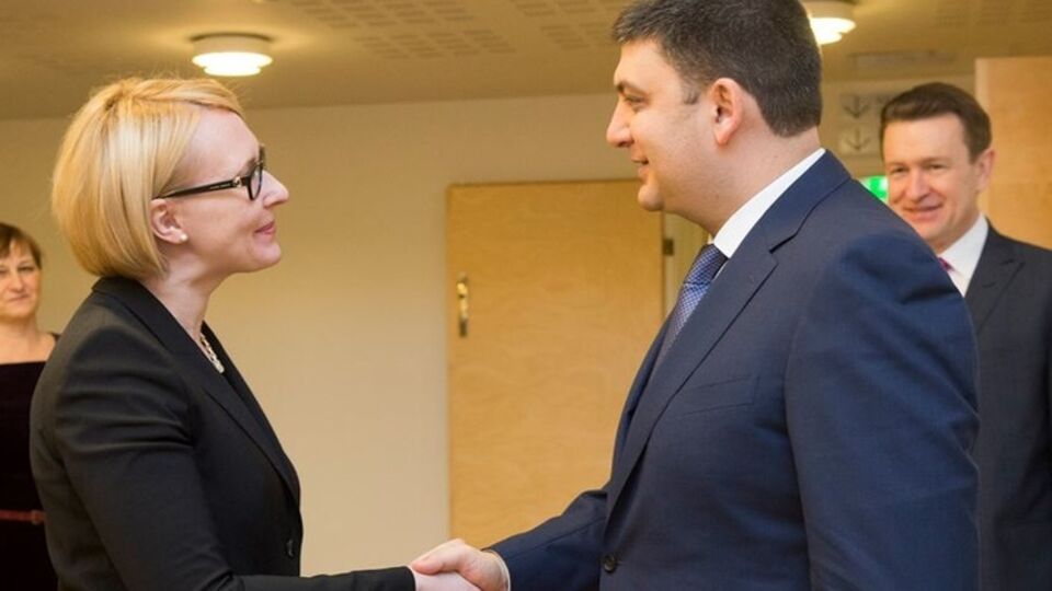 Спикер украинского парламента Владимир Гройсман со своим финским коллегой Эдускунта Марией Лохелой