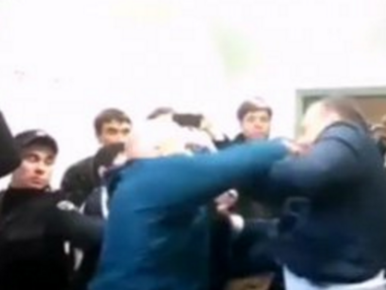 В суде на заседании по делу Лукаш на Добкина напал активист Майдана