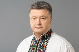 Президент предложил Кабмину обеспечить законодательные изменения, чтобы паспорта украинцев были на украинском и английском языках
