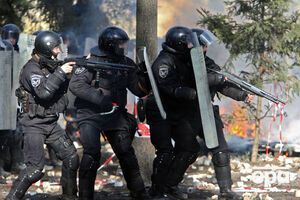 18 февраля 2014 года милиция открыла стрельбу по участникам акций протеста из огнестрельного оружия