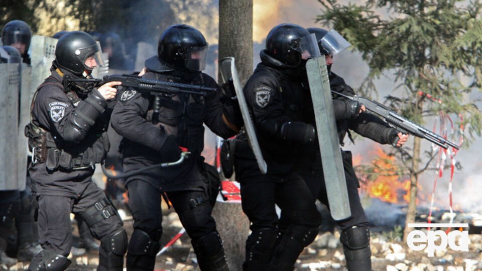 18 февраля 2014 года милиция открыла стрельбу по участникам акций протеста из огнестрельного оружия