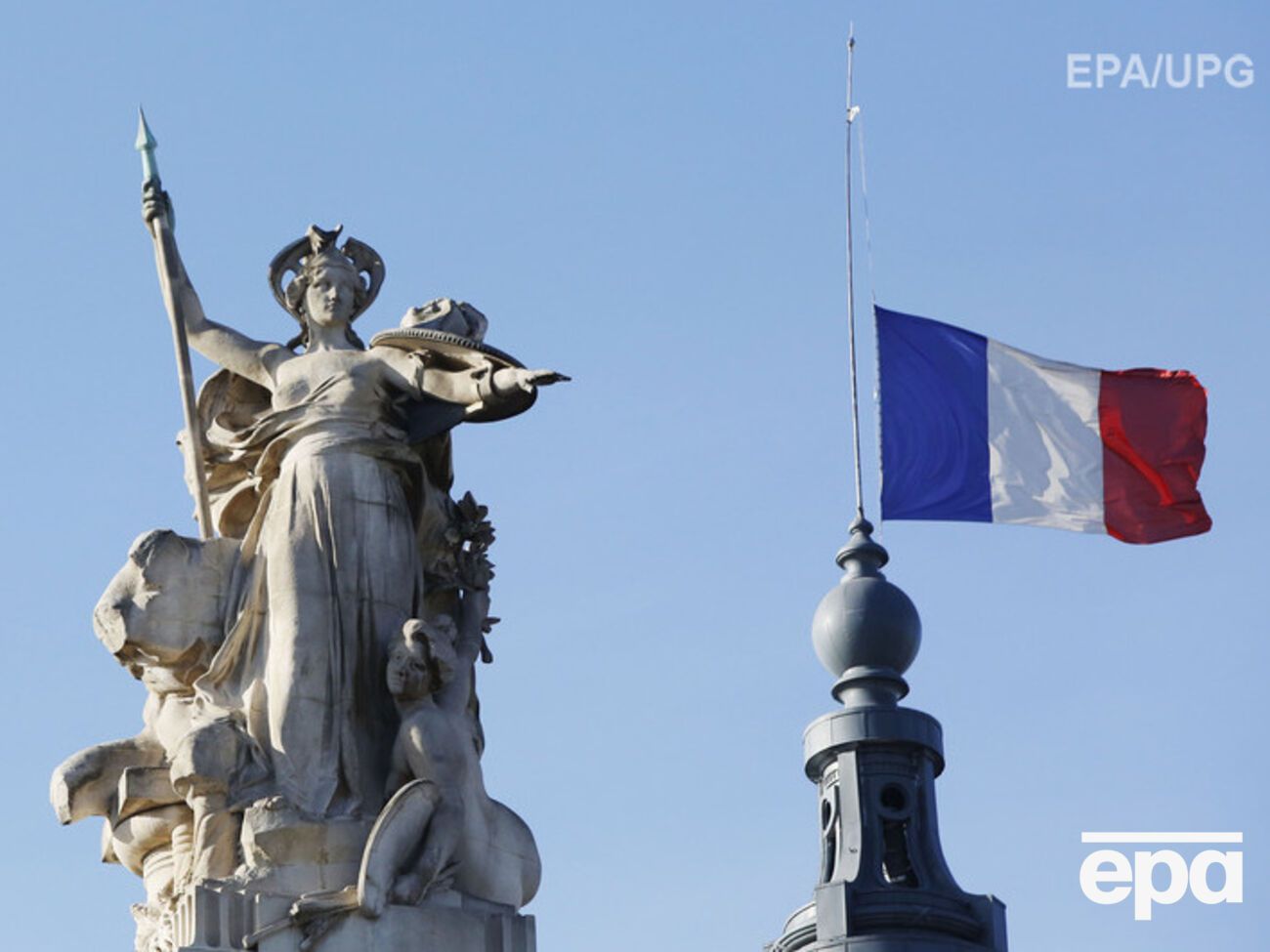 Продление ЧП во Франции рассмотрит Сенат