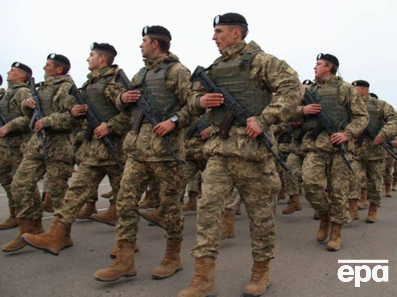 Поголовный запрет на выезд из страны украинцам не грозит, заверили в АП