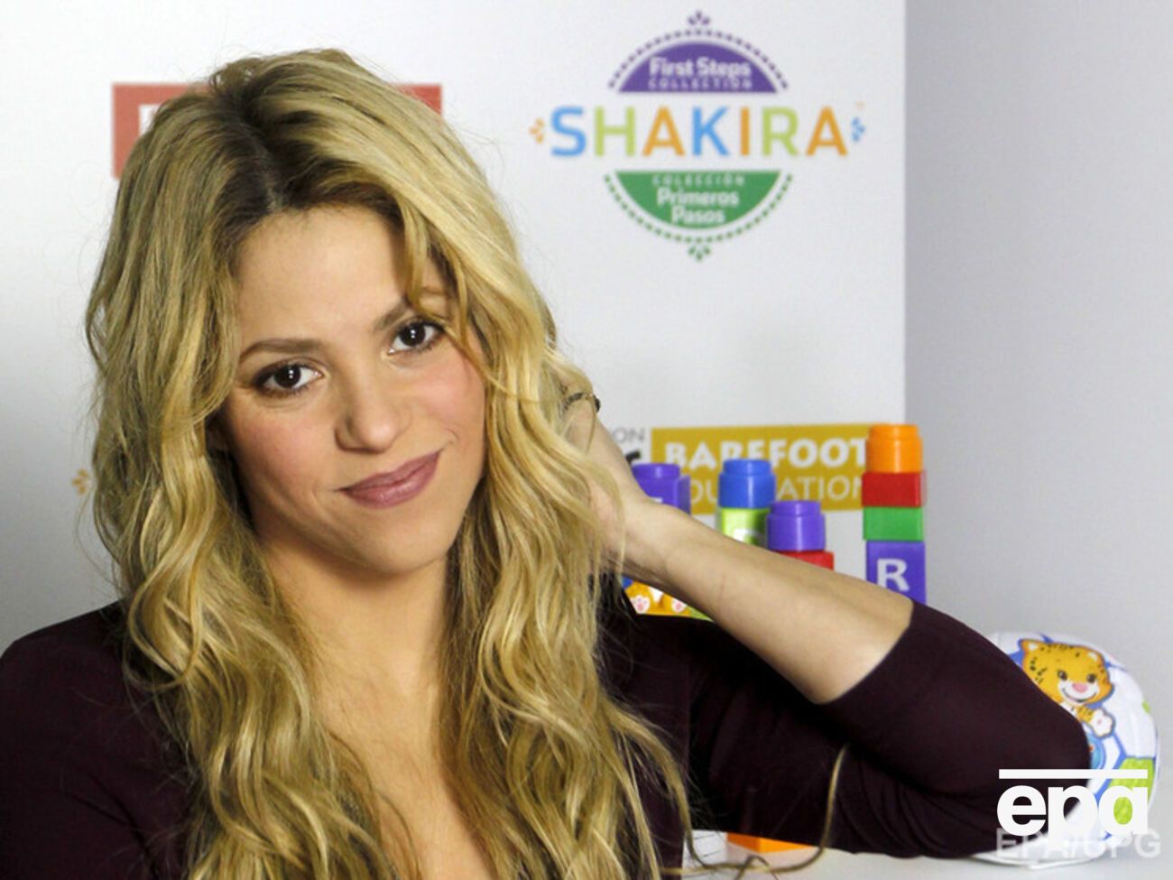Шакира отказывается комментировать скандал