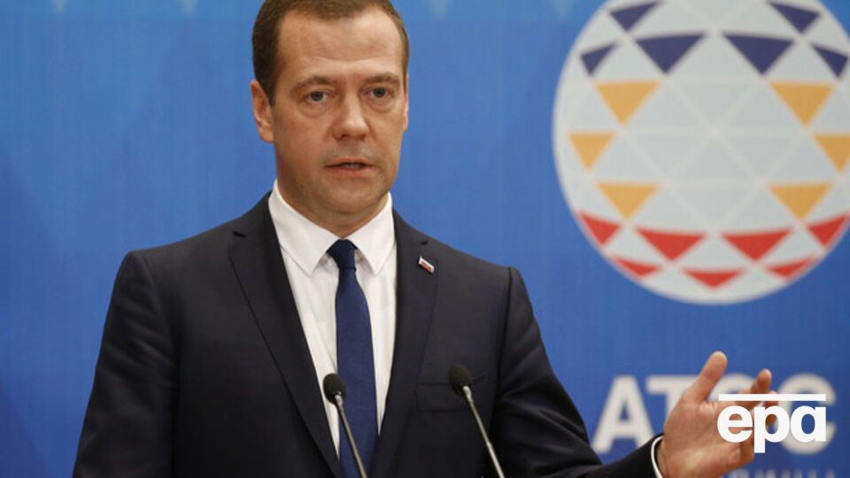 Медведев: У нас действительно всегда были очень активные связи с Украиной, поэтому мы пытаемся с ними договариваться